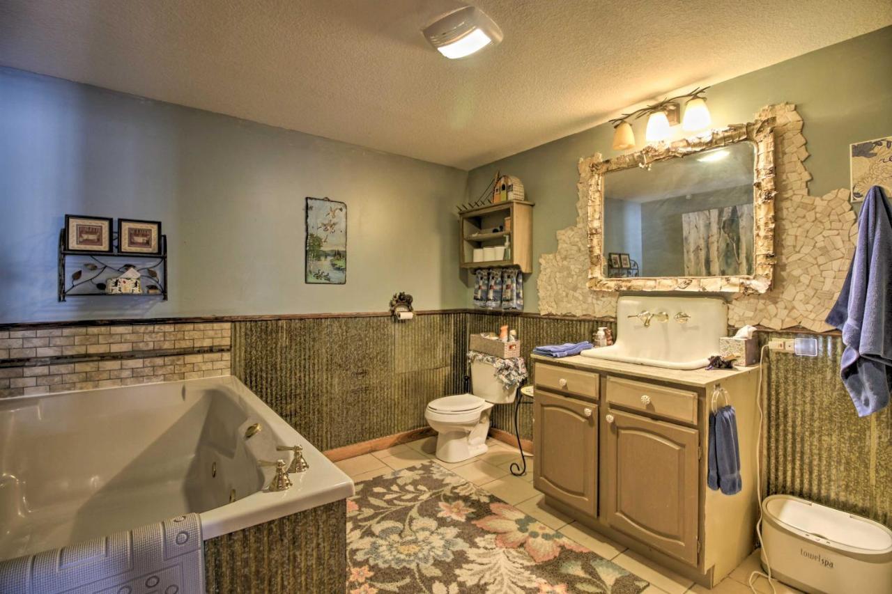 Lakefront Deer River Apt With Dock, Fire Pit And Patio Exteriör bild