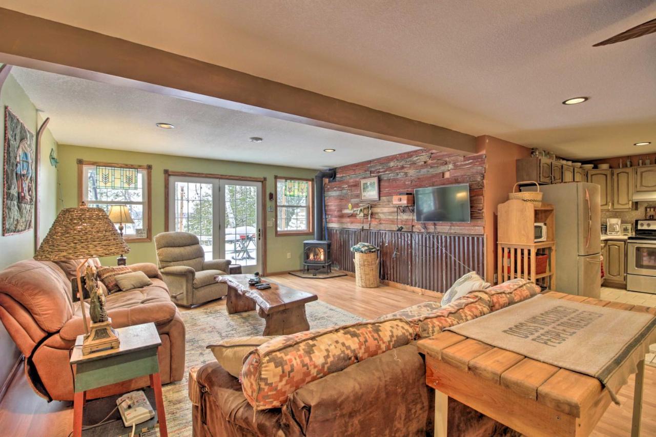 Lakefront Deer River Apt With Dock, Fire Pit And Patio Exteriör bild